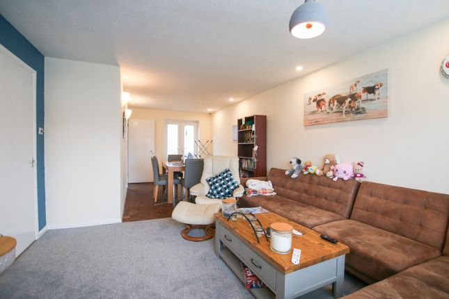 8, Delane Drive, Wokingham photo 4