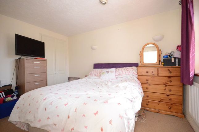 62, Moorhen Drive, Reading photo 4