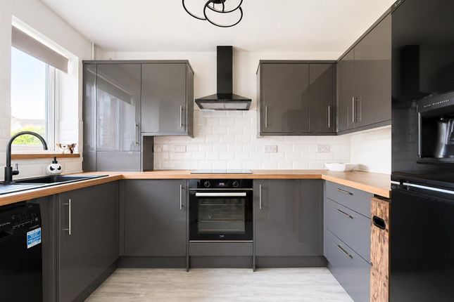3, Ireton Close, Norwich photo 2