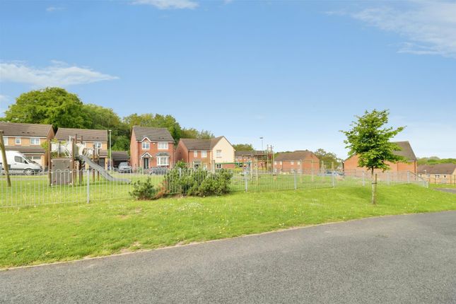 60, Ryder Grove, Stoke-On-Trent photo 2