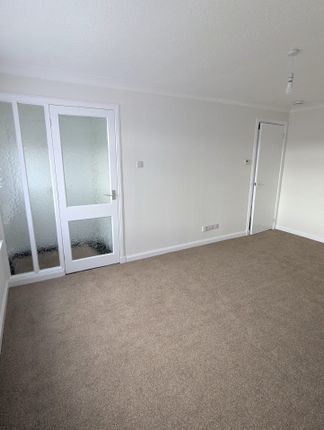 20, Hazelfield Close, Dumfries photo 3