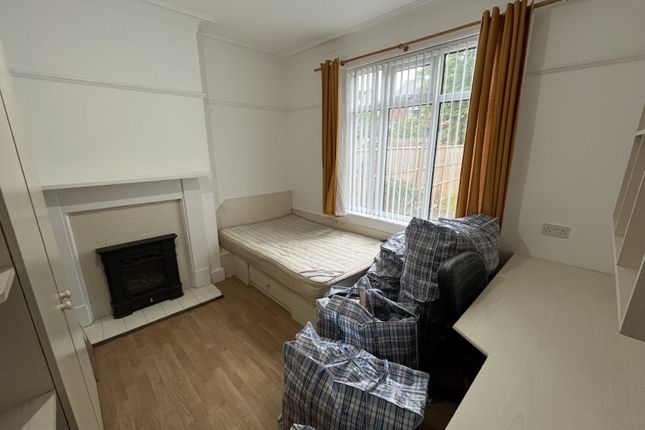 Becketts Park Drive, Leeds photo 3