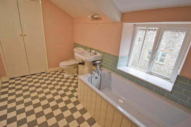 Bathroom1.1.Jpg