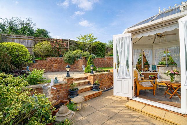 2, Wittersham Rise, St. Leonards-On-Sea photo 2