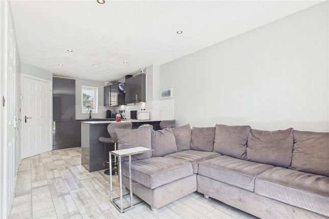3, Silverweed Road, Bristol photo 2
