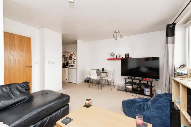 34, Cardiff photo 2