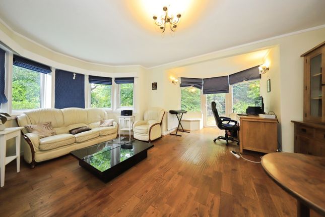 48, Hillgrove Crescent, Worcestershire photo 4