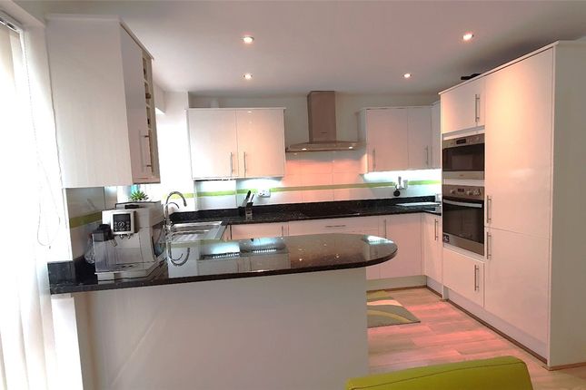 41, Rowlheys Place, West Drayton photo 2