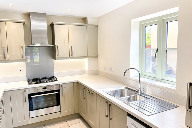 11, Mercer Way, Gloucestershire photo 2