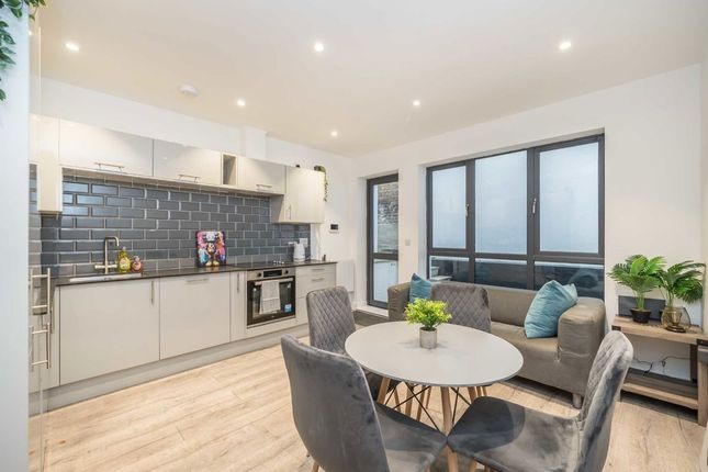 2-bed flat on 391A, Liverpool Road, London, £475,000