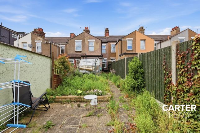 16, Castle Road, Grays photo 4