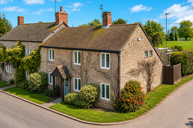 3-bed house on Linwood Cottage, 9, Fewcott Road, Bicester, £460,000
