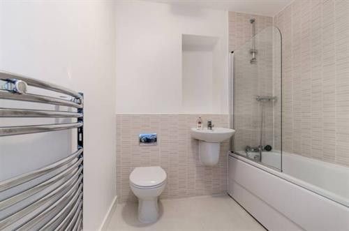 Flat to rent in Arc Court, Friern Barnet Road, London