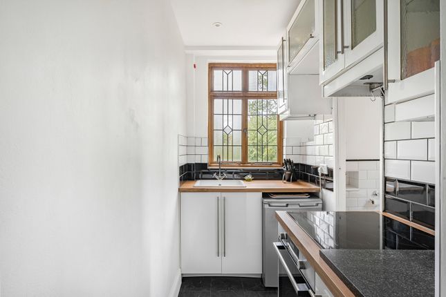 91, Tudor Close, London photo 3