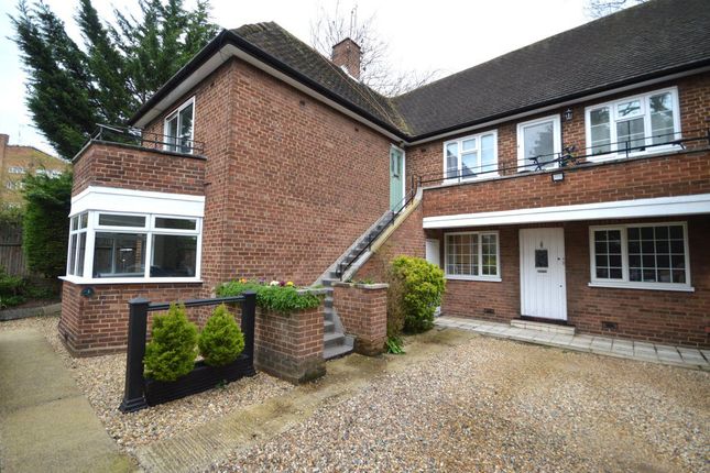 Maisonette to rent in Elm Court, Albert Road South, Watford