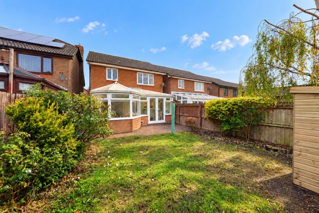 4 Kenilworth Close, Hemel Hempstead photo 4