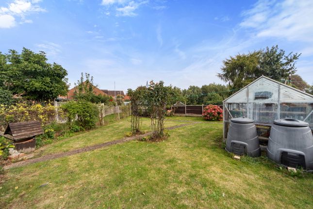 12, The Graftons, Upton-upon-Severn photo 2