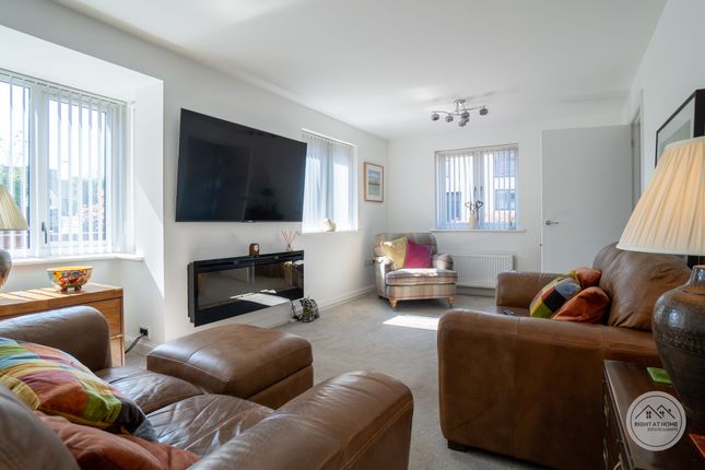 20 Cobley Court, Exeter photo 4