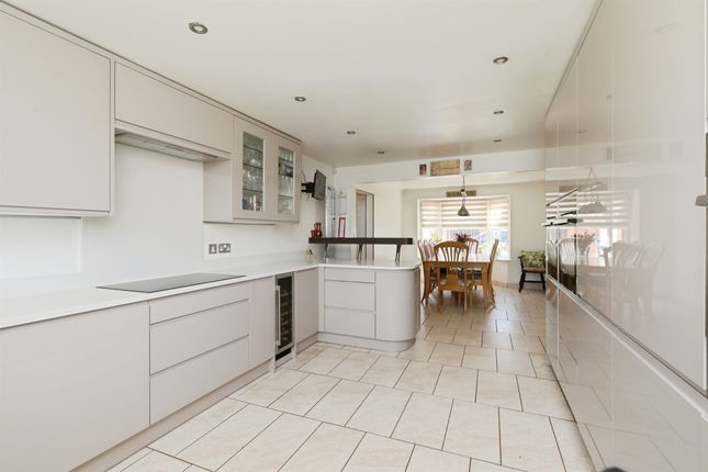 8, Water Fir Drive, Doncaster photo 3