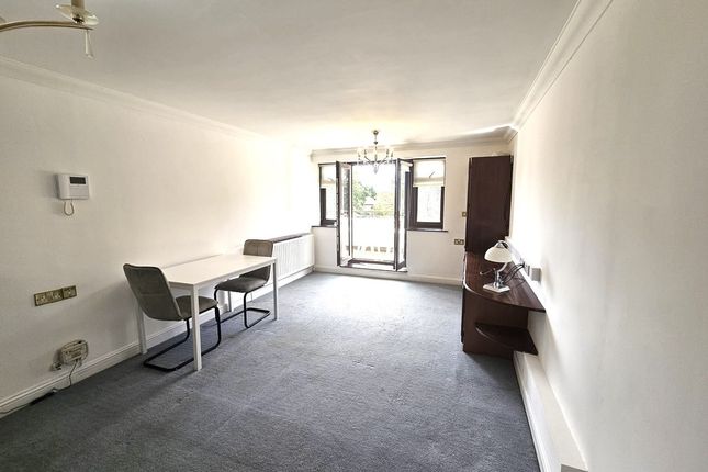 14, Eaton Court, 126 Edgware Way, Edgware photo 3