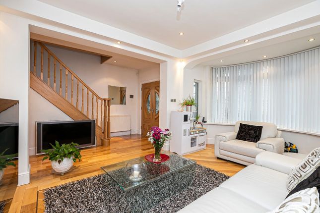 127 Lord Avenue, Ilford photo 3