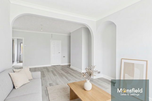 13, Ashmore Avenue, Sutton-in-ashfield photo 2