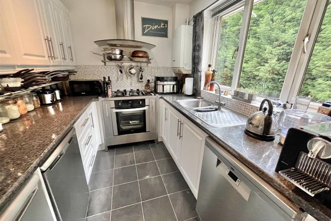 17, Chestnut Close, Wilmslow photo 2
