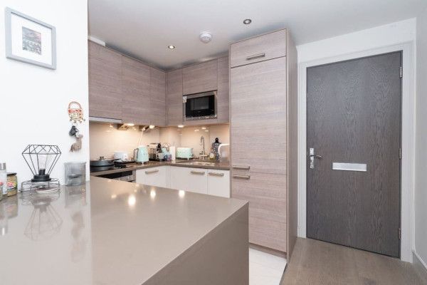 Flat to rent in Park Street, Compass House, London