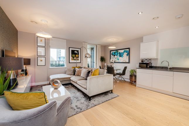 Flat to rent in Lyon House, Wandsworth High Street, London