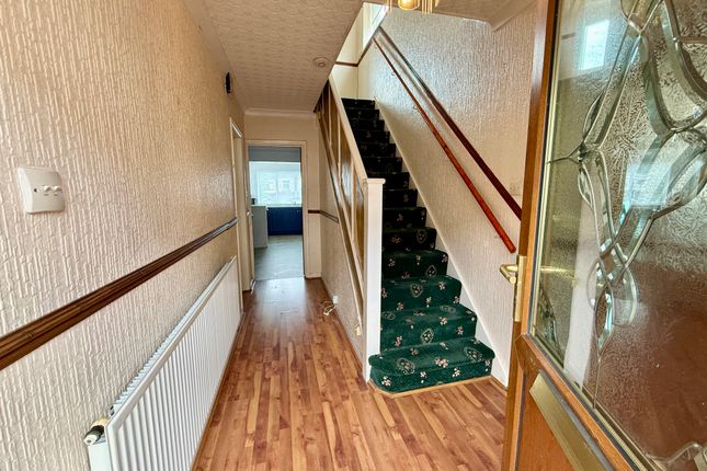 16b, Alexander Place, Abercanaid, Merthyr Tydfil photo 2