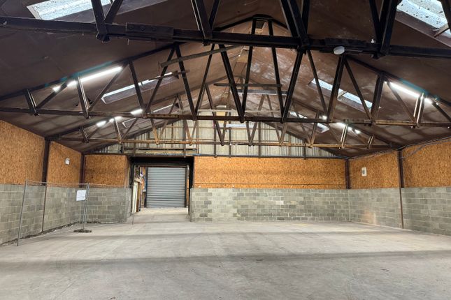 Warehouse to let in Five Oak Green Road, Tonbridge