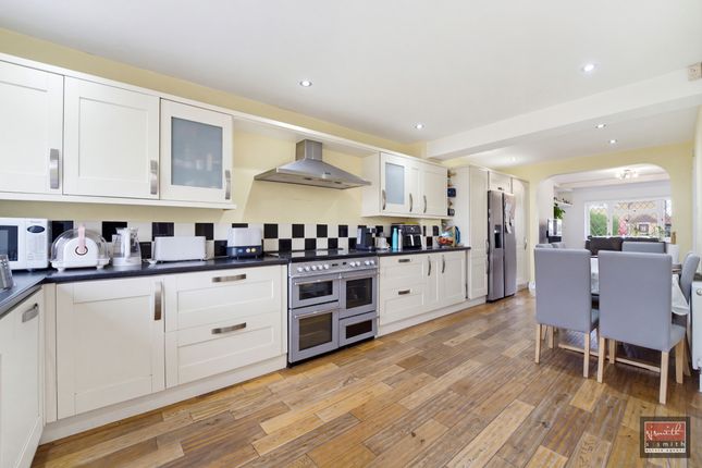 44, Desford Way, Ashford photo 2