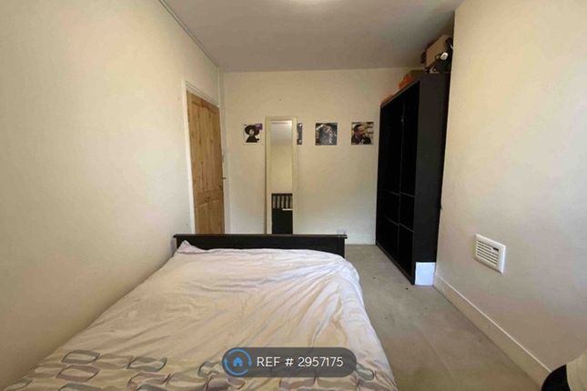 Woodside Road, London photo 3