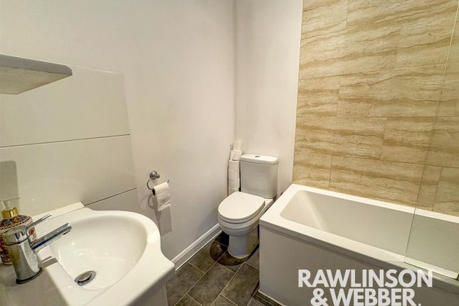 370A, Walton Road, West Molesey photo 4