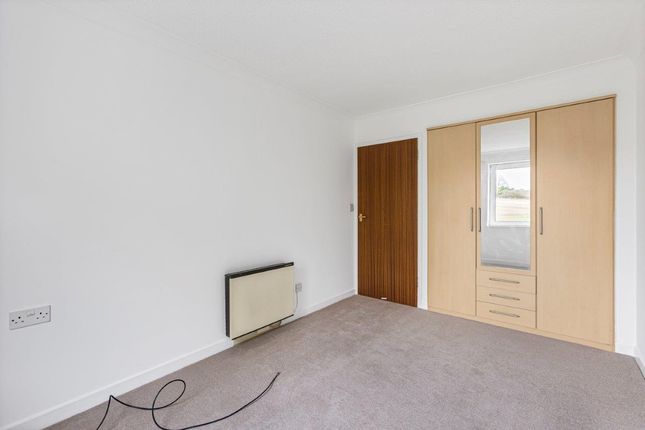 Flat for sale in Roundwood Lane, Harpenden