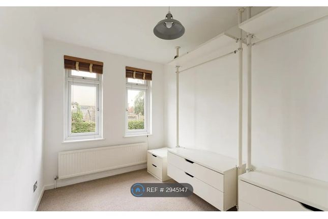 90, Harrowgate Road, London photo 4