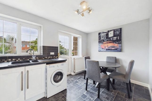 10 Ladybank Rise, Nottingham photo 4