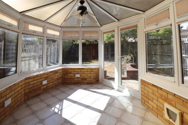 5, Watson Acre, Andover photo 4