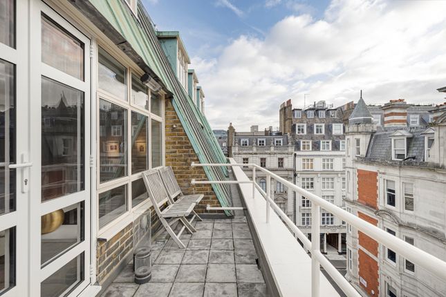 Flat for sale in Ryder Street, London