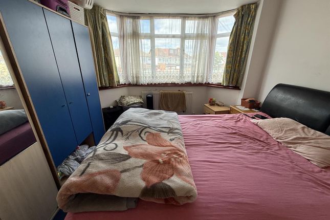 17, Kingsley Avenue, Southall photo 4