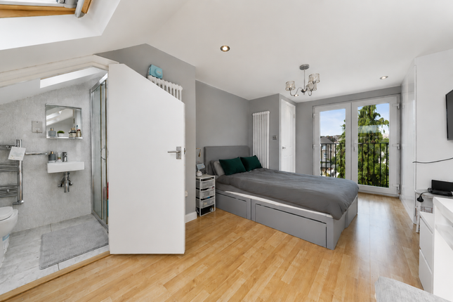 5, Bassant Road, London photo 4