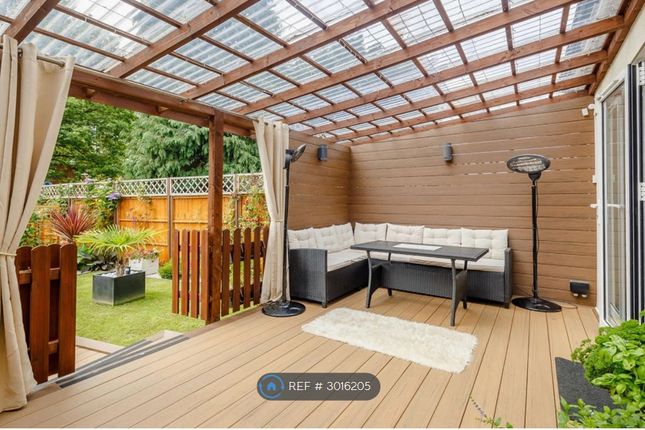 Springvale Avenue, Brentford photo 3