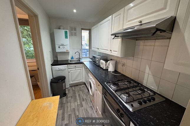 Flat, Bridge Wharf Caledonian Road, London photo 3