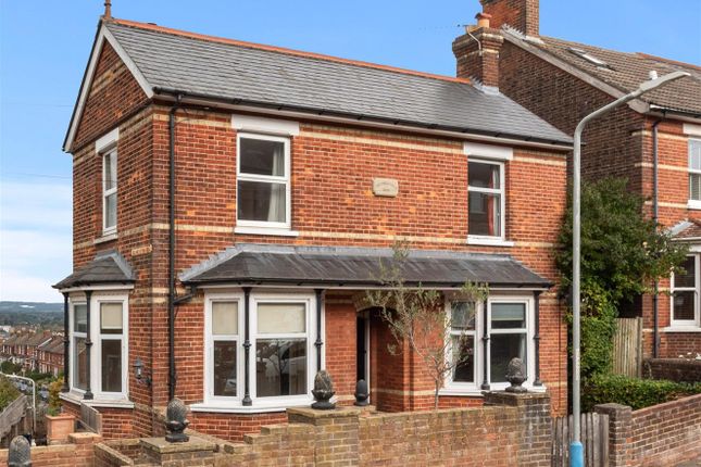 Victoria Villa, 7, Baltic Road, Tonbridge photo 2