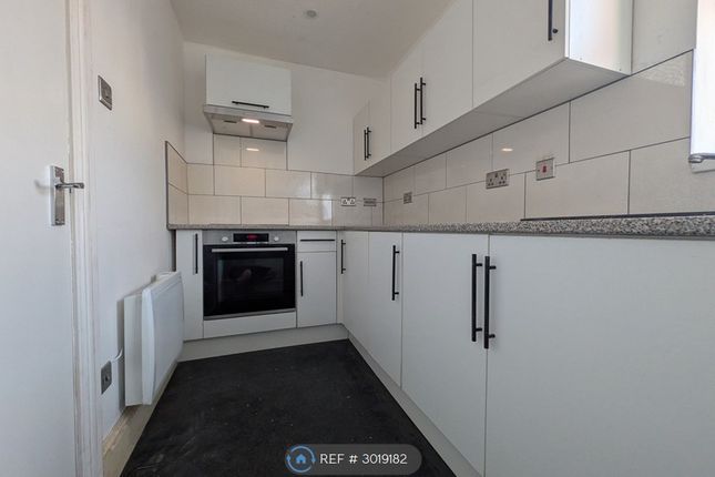 Flat, Braithwaite St, Blackpool photo 4