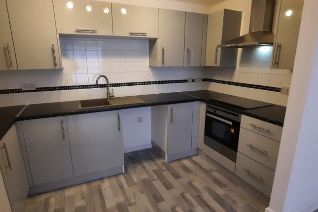 4, Brookside Court, St Helens photo 3