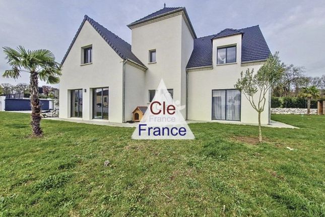 Detached house for sale in Saint-Paul, Picardie, 60650, France