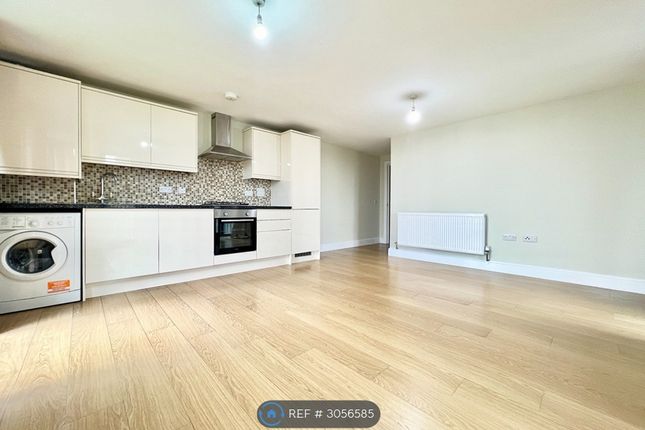 Flat, Charter House High Road, Ilford photo 5