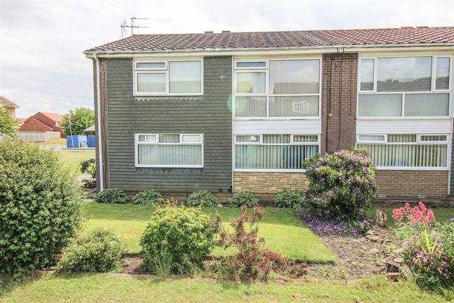 2 bed flat to rent in Gresham Close, Southfield Green, Cramlington
