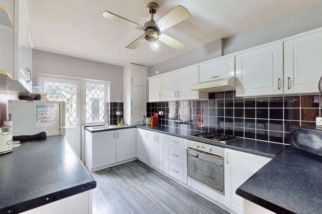 57, Fraser Road, London photo 3